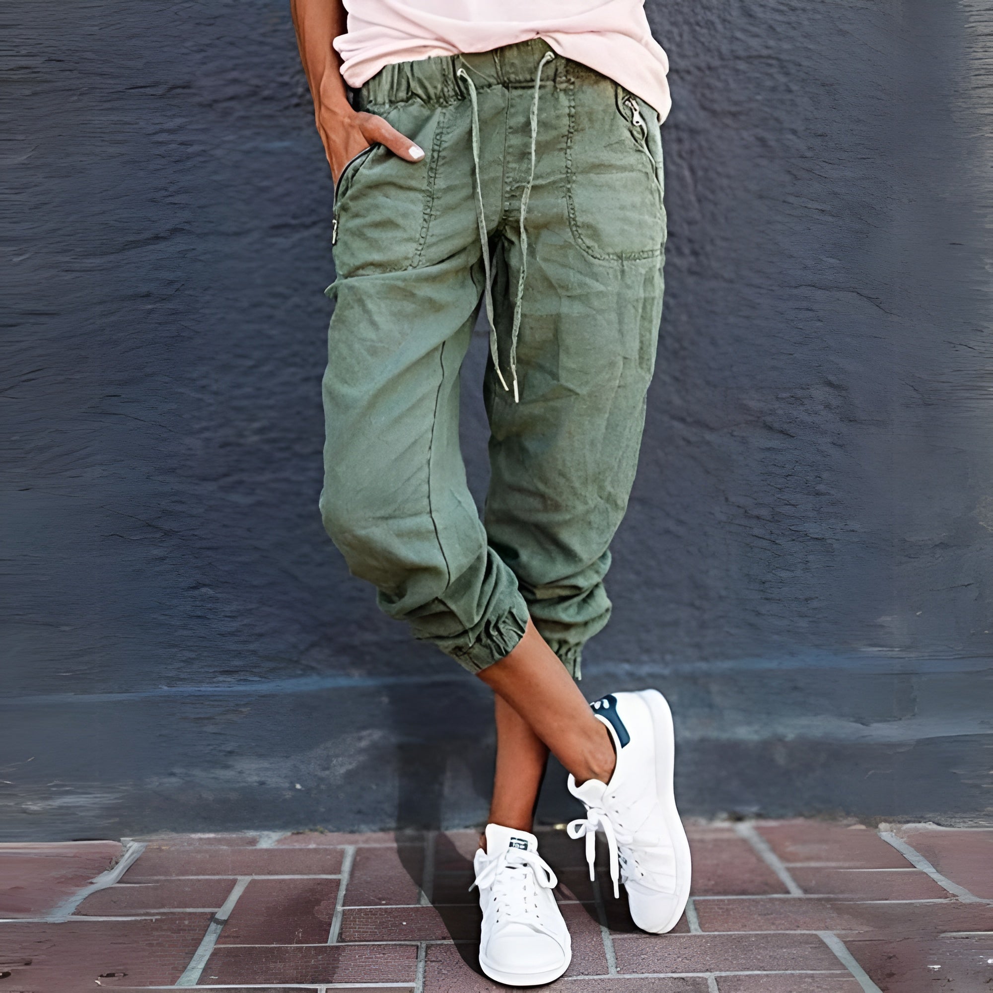 Pantalon cargo femme Heidi – coupe confortable à taille haute & grandes poches tendance
