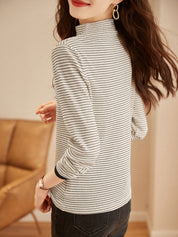 Top femme rayé en maille – col montant & design intemporel