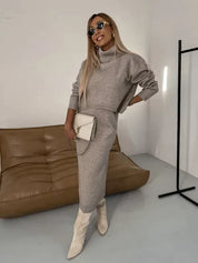 Ensemble femme Solange – robe midi élégante avec pull col roulé assorti