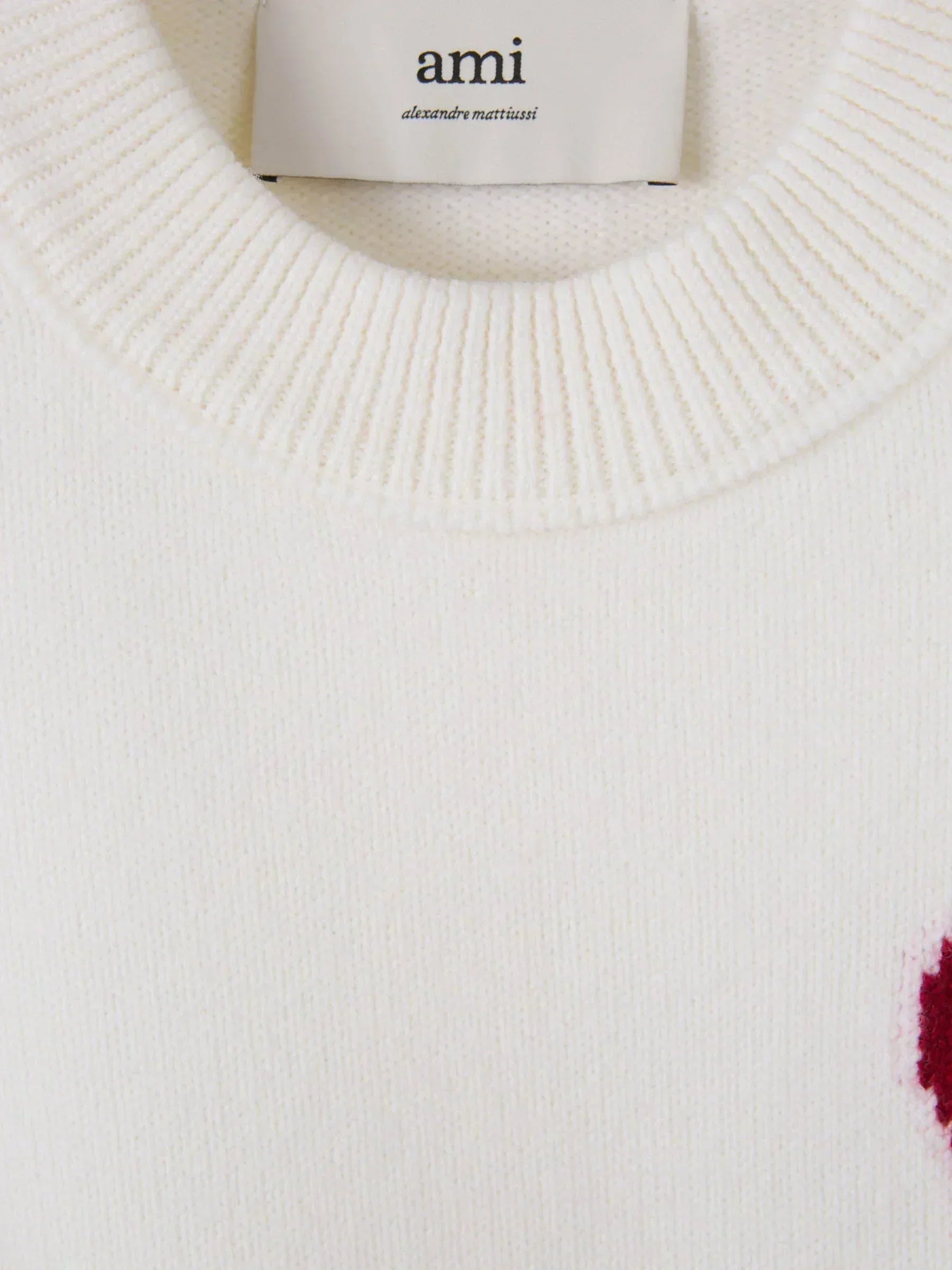 Pull femme Heidi – pull doux à imprimé cœurs & coupe confortable pour l’hiver