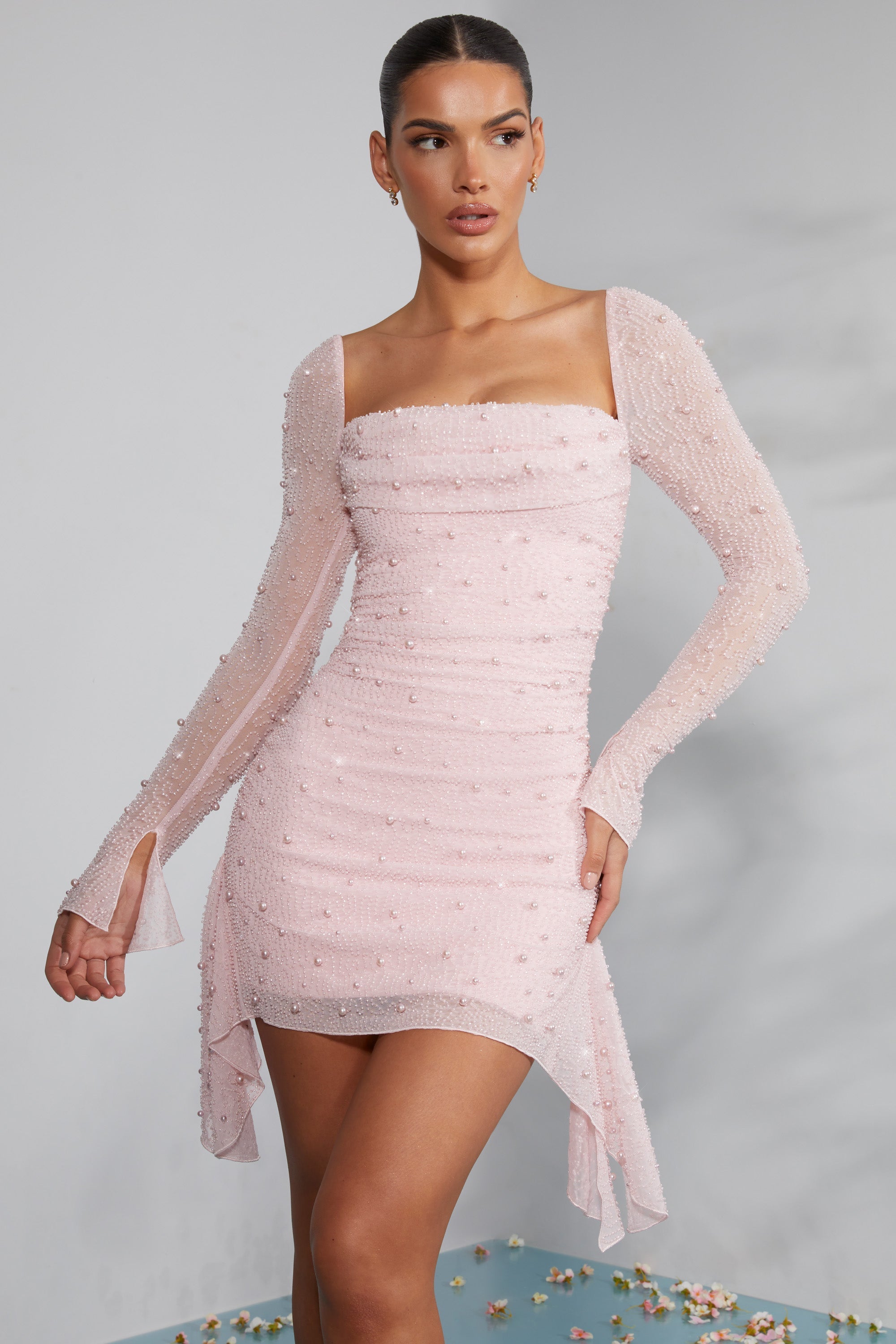 Robe de soirée “Sofia” perlée – manches longues élégantes