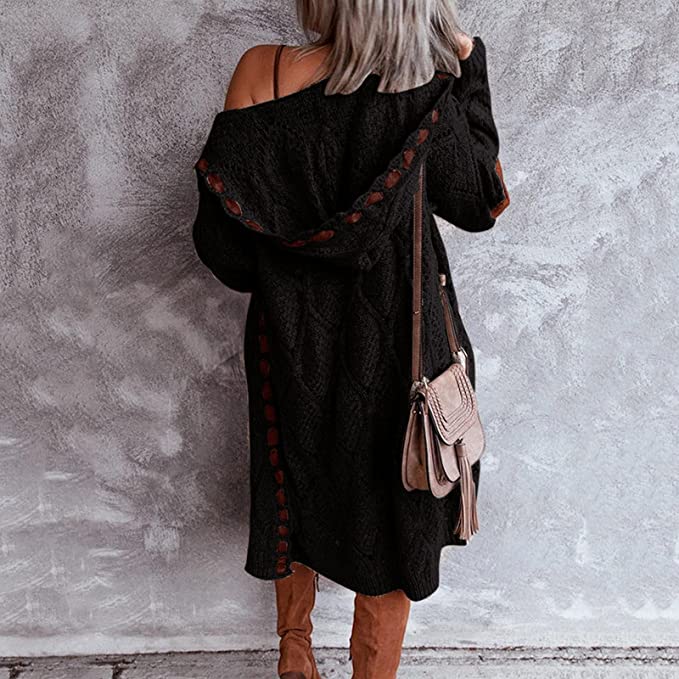 Long gilet femme à capuche – maille épaisse oversize et détails contrastés