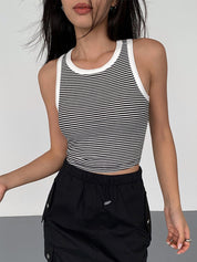 Débardeur court femme à rayures noir et blanc – style sport chic