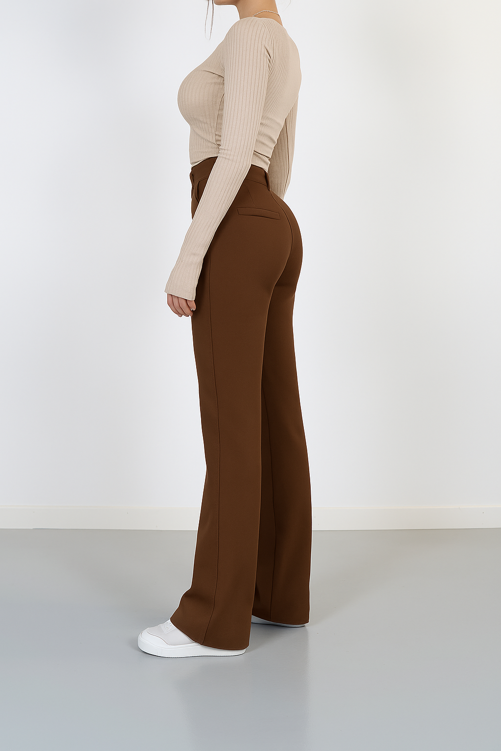 Pantalon femme Beau – taille haute à jambes droites & coupe élégante intemporelle