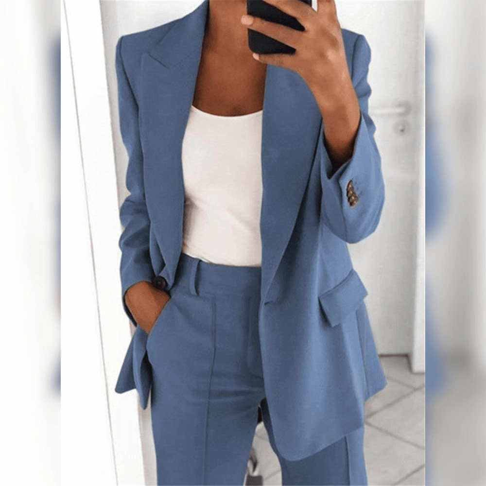 Ella-Der-elegante-und-bequeme-Anzug-Leyna-Moda.png