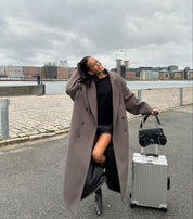 Manteau long oversize femme – col à revers et double boutonnage