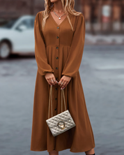 Robe longue Amira femme — maxi automne col V & boutonnée
