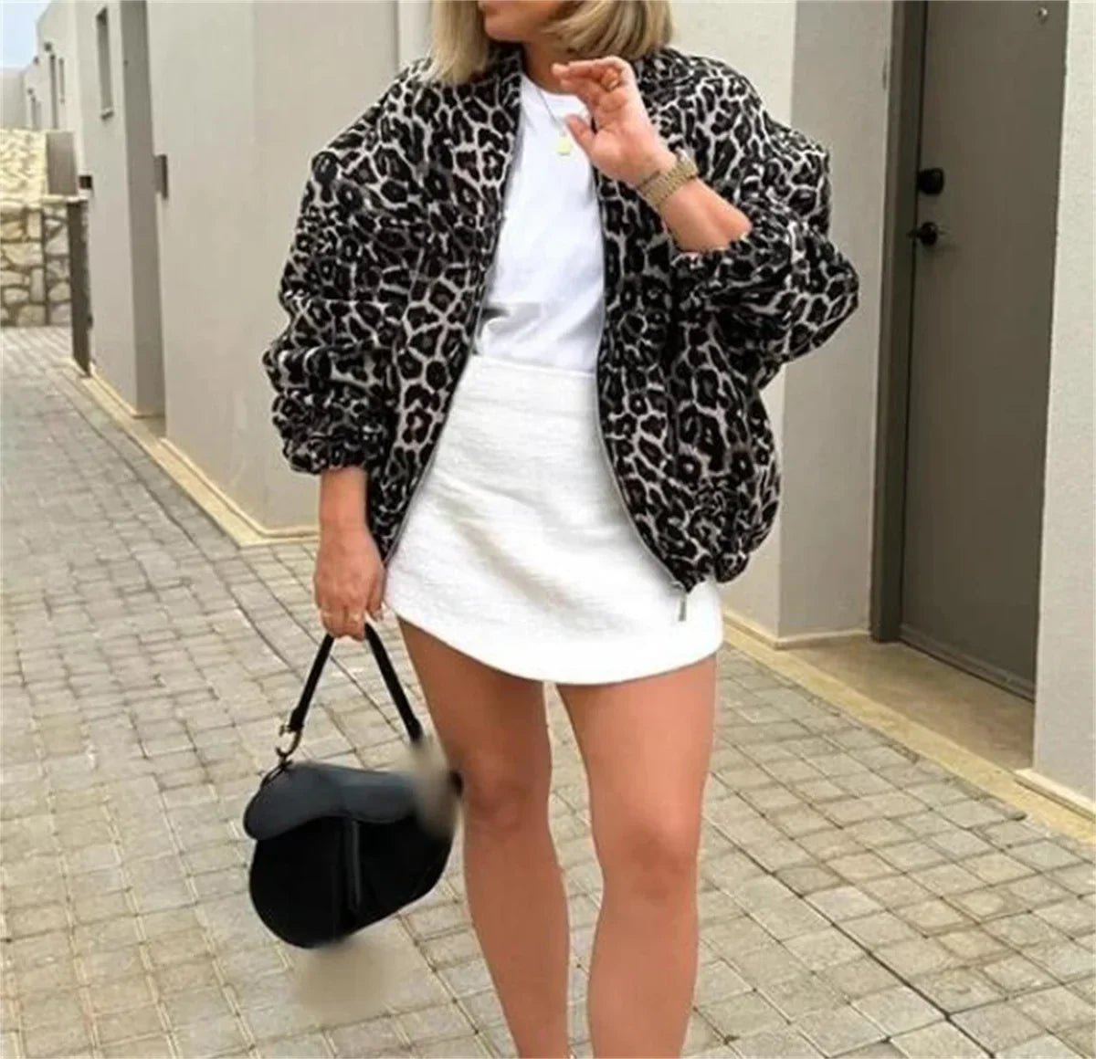 Blouson femme Leo – bomber léopard tendance avec fermeture zippée & coupe confortable