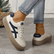 Baskets femme à semelle compensée — sneakers rétro été avec plateforme épaisse tendance