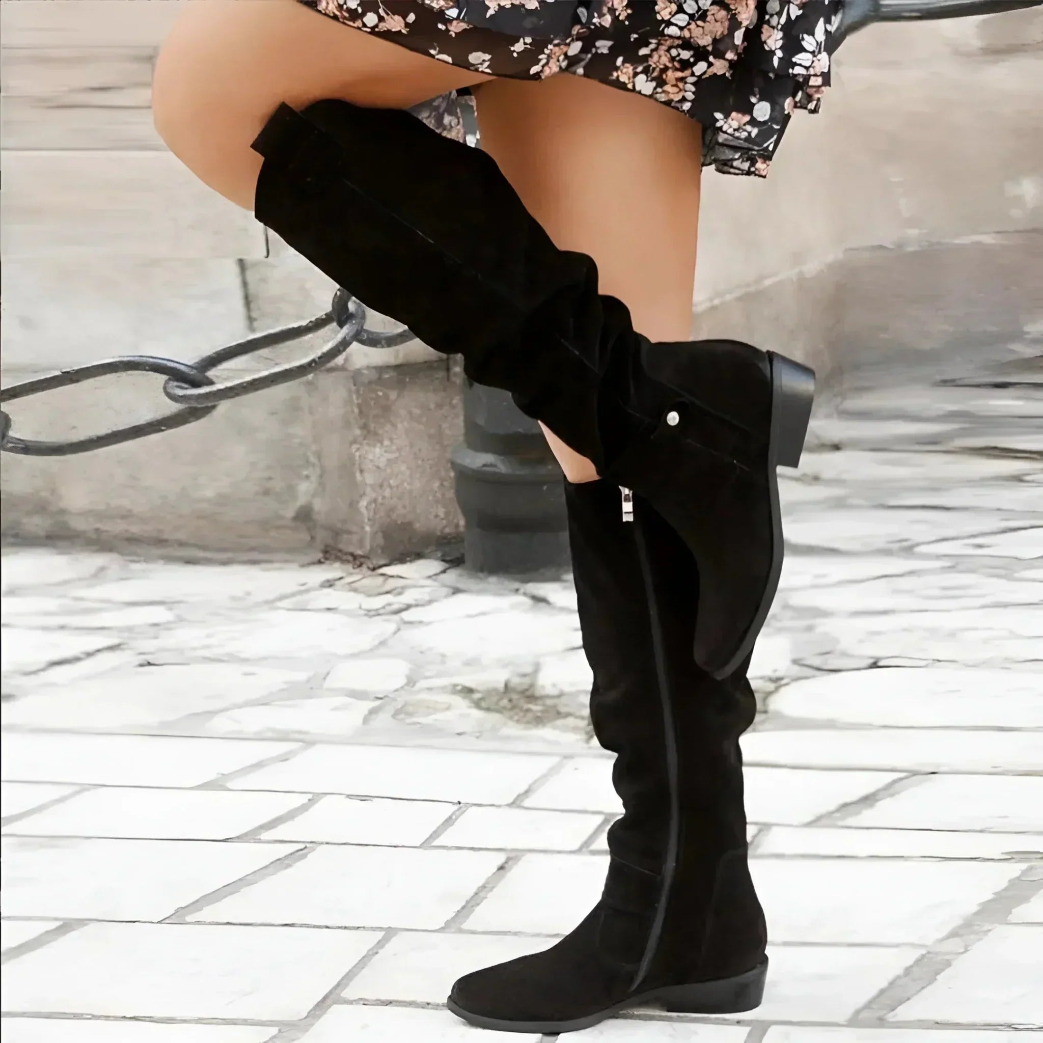 Bottes Hautes Femme en Suédine avec Semelle Antidérapante – Élégance et Confort pour Toutes les Saisons