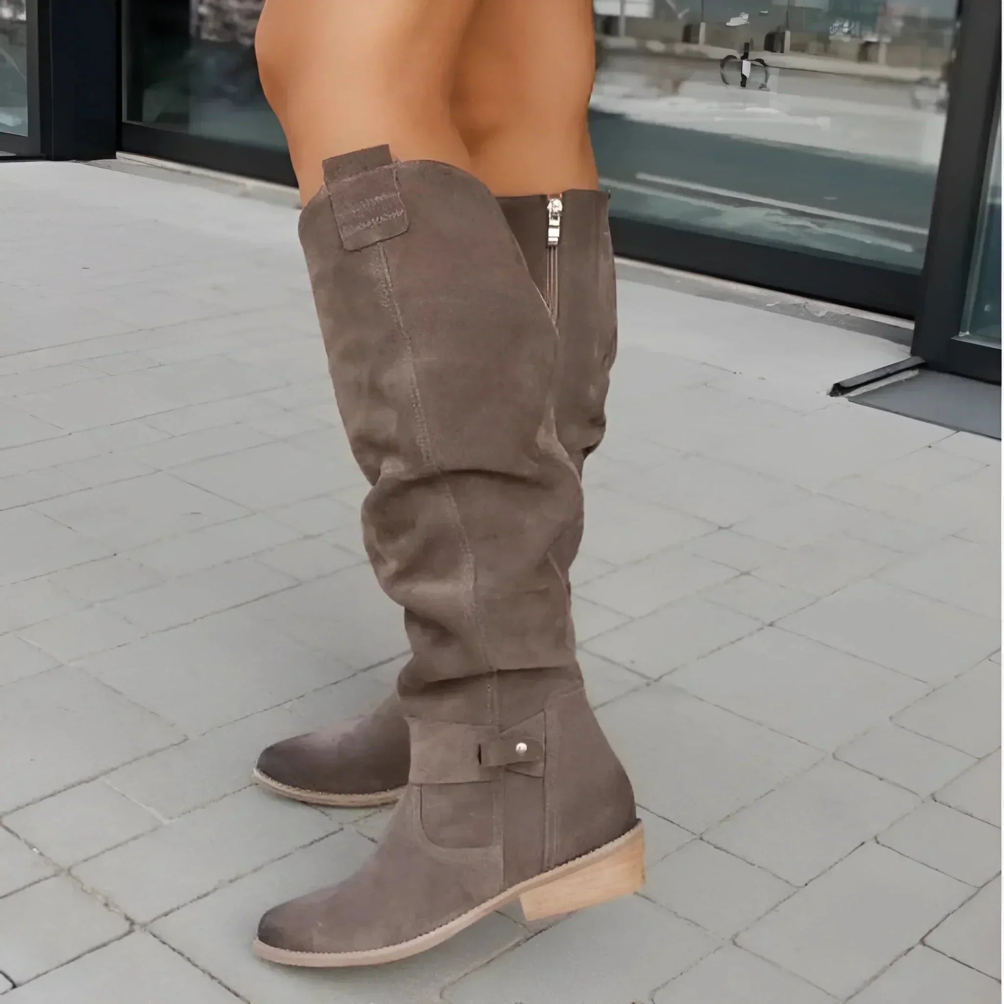 Bottes Hautes Femme en Suédine avec Semelle Antidérapante – Élégance et Confort pour Toutes les Saisons