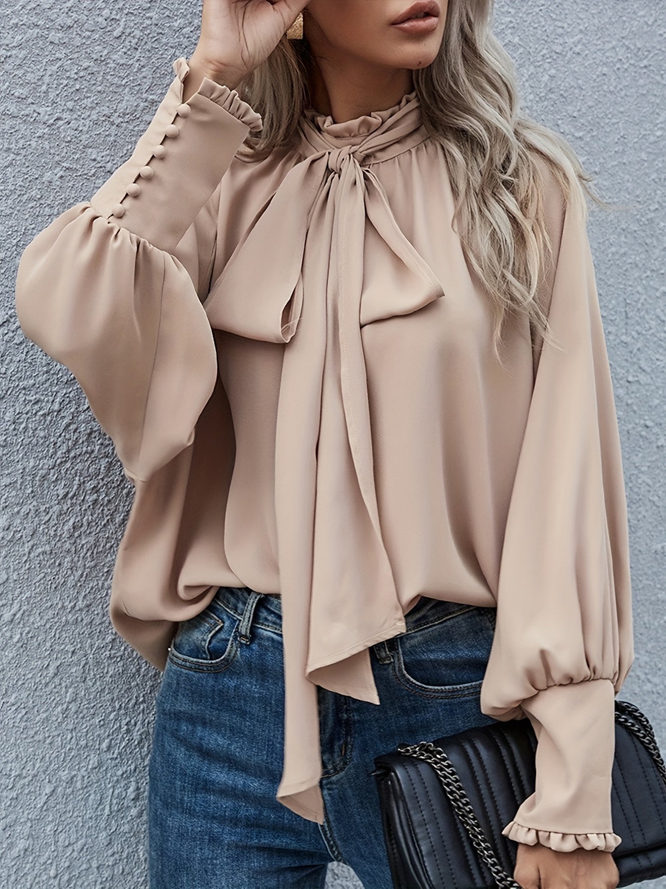 Blouse élégante femme à nœud col & volants – Tissu fluide chic intemporel