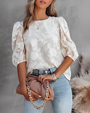 Fiona | Blouse femme blanche – Manches bouffantes & motif floral chic