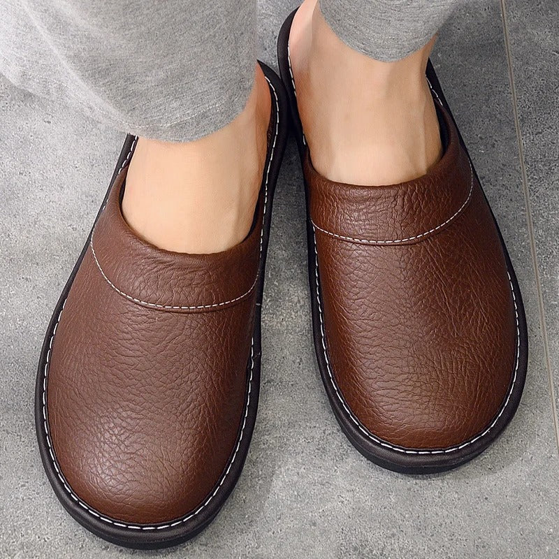 Hugo | Chaussons femme en cuir végan – Confort, élégance & détente à la maison