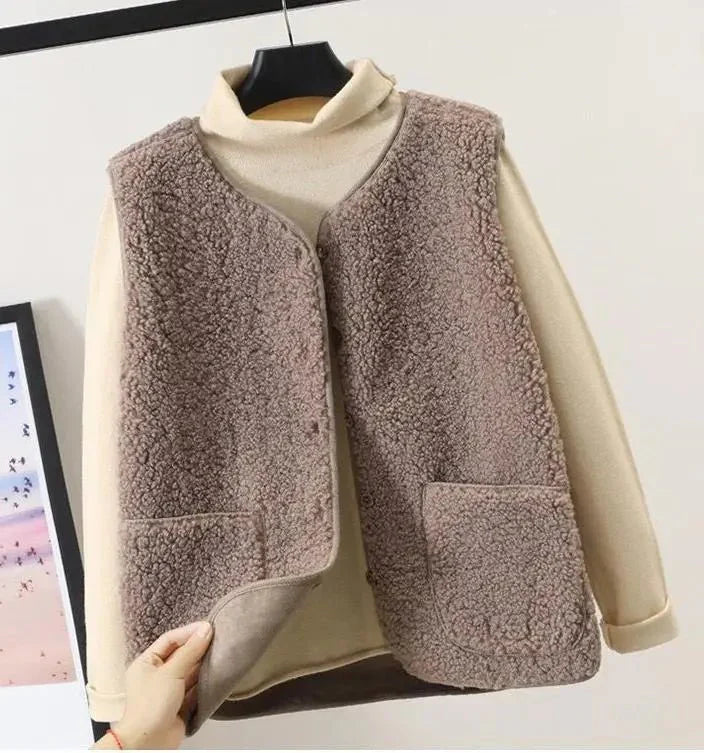Gilet femme Dione en peluche — sans manches doux & élégant, idéal mi-saison