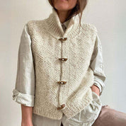 Gilet femme sans manches Silje — tricot avec col montant, style minimaliste & polyvalent