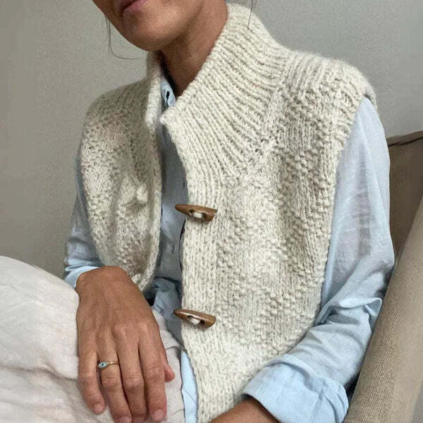 Gilet femme sans manches Silje — tricot avec col montant, style minimaliste & polyvalent