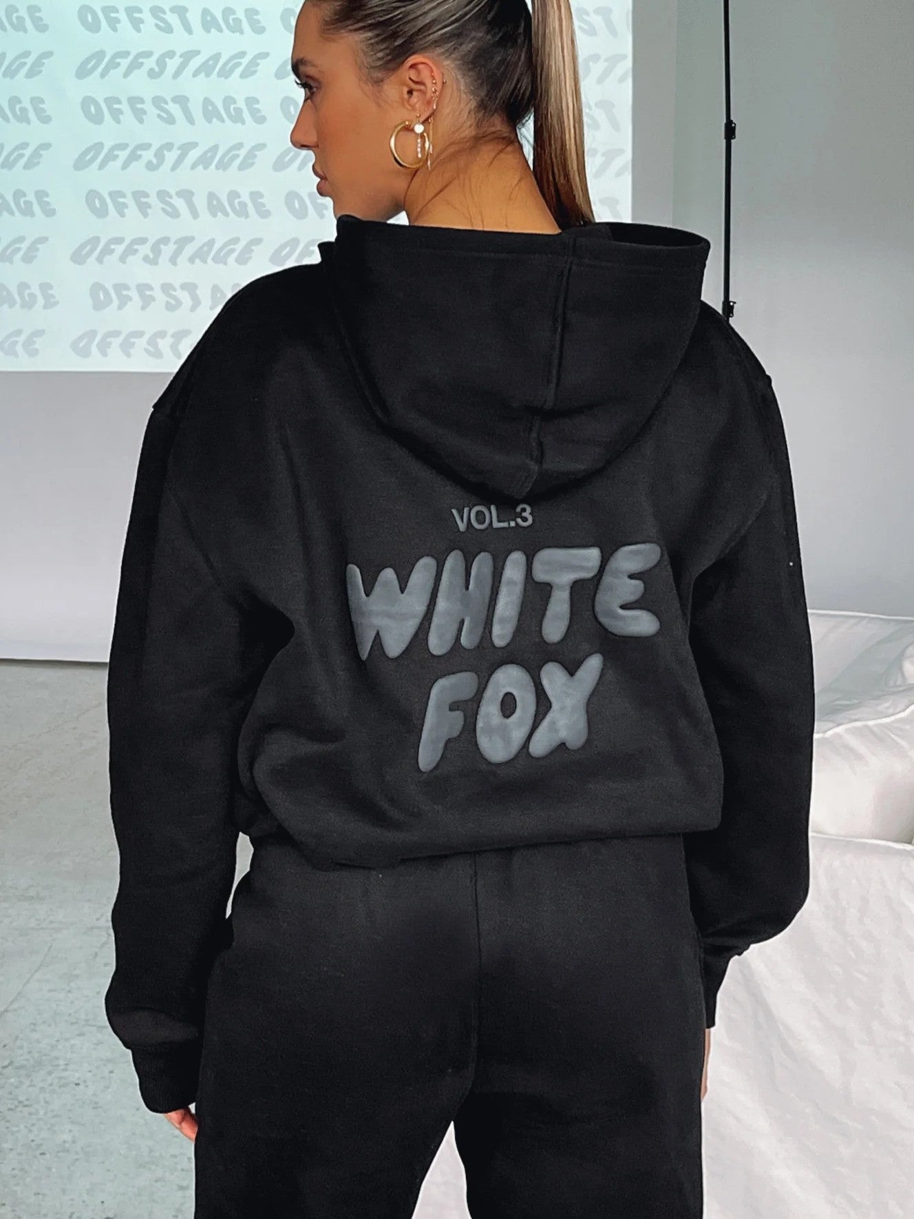Ensemble femme Noa – survêtement blanc en coton premium avec hoodie & coupe ample