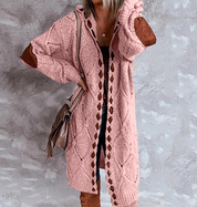 Long gilet femme à capuche – maille épaisse oversize et détails contrastés